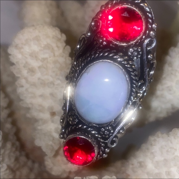 Moonstone + Red Quartz handcrafted vintage Renaissance ring - Picture 2 of 8